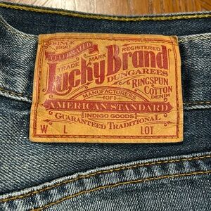 Lucky brand size 33 slim bootleg men’s jean. Gently used, excellent condition